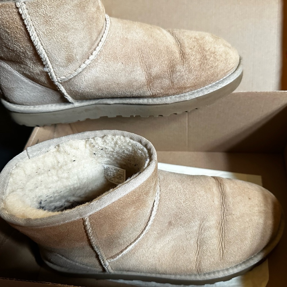 UGG Classic Mini